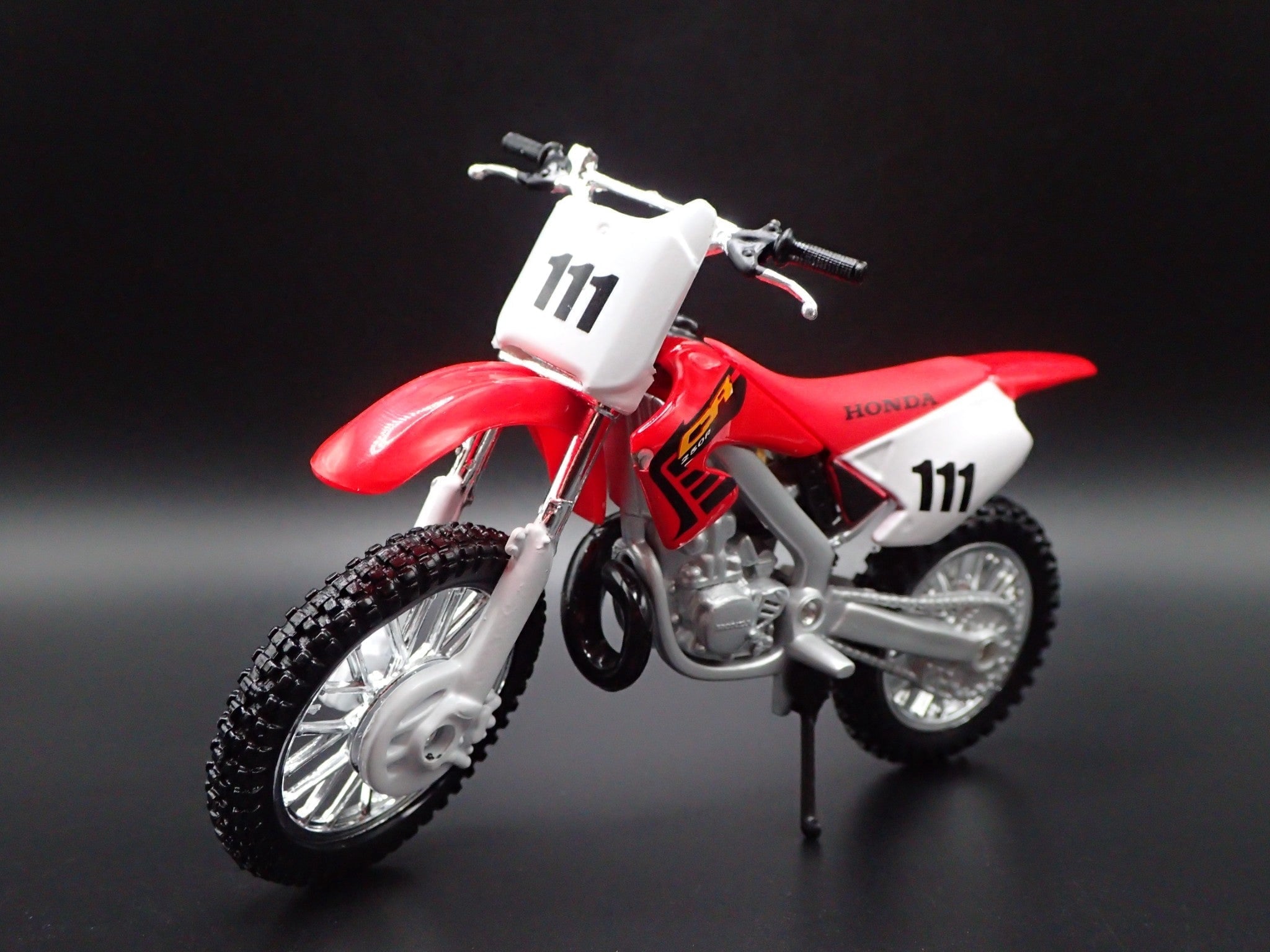 Open Box HONDA CR250R DIRT BIKE MOTORCYCLE RED 1/18 SCALE DIORAMA DIECAST MODEL BIKE