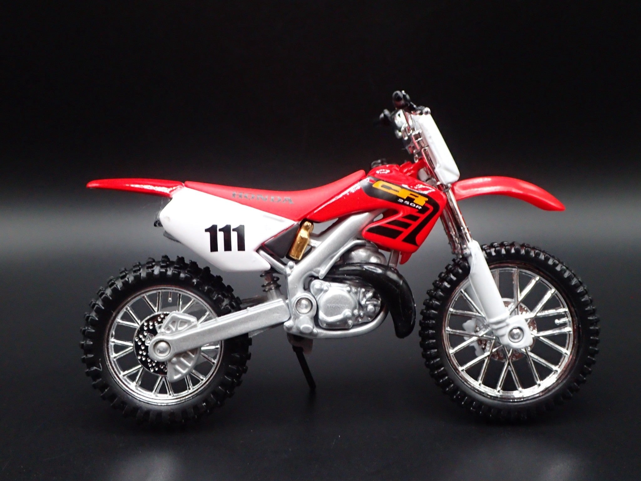 Open Box HONDA CR250R DIRT BIKE MOTORCYCLE RED 1/18 SCALE DIORAMA DIECAST MODEL BIKE