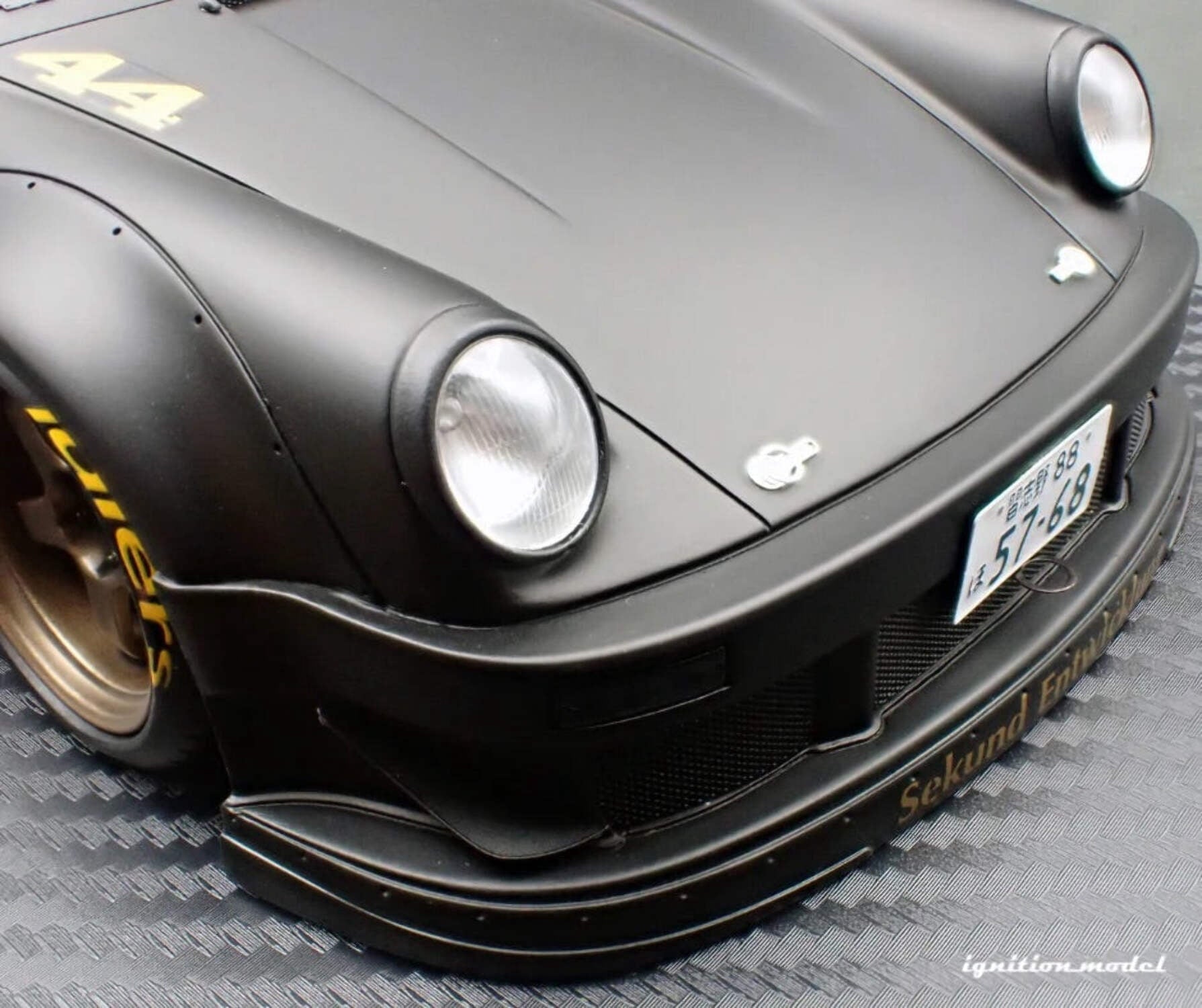 Ignition-Model Porsche 911 RWB 930 Matte Black w/ SSR SP1 Wheels 1:18