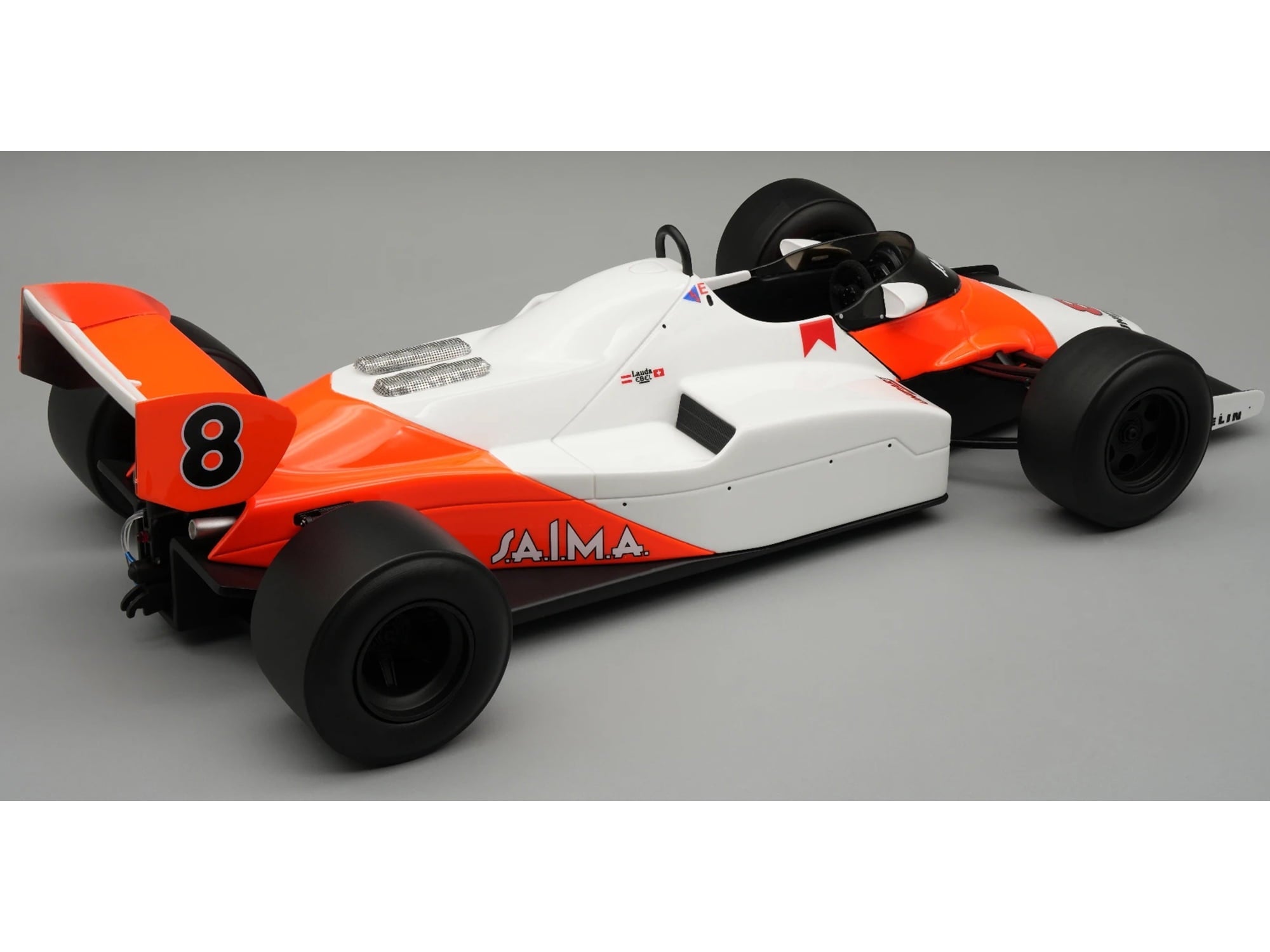 McLaren MP4/1C #8 2nd Place F1 "United States GP West" (1983) with Display Case "Mythos Series" 1/18 Model Car by Tecnomodel