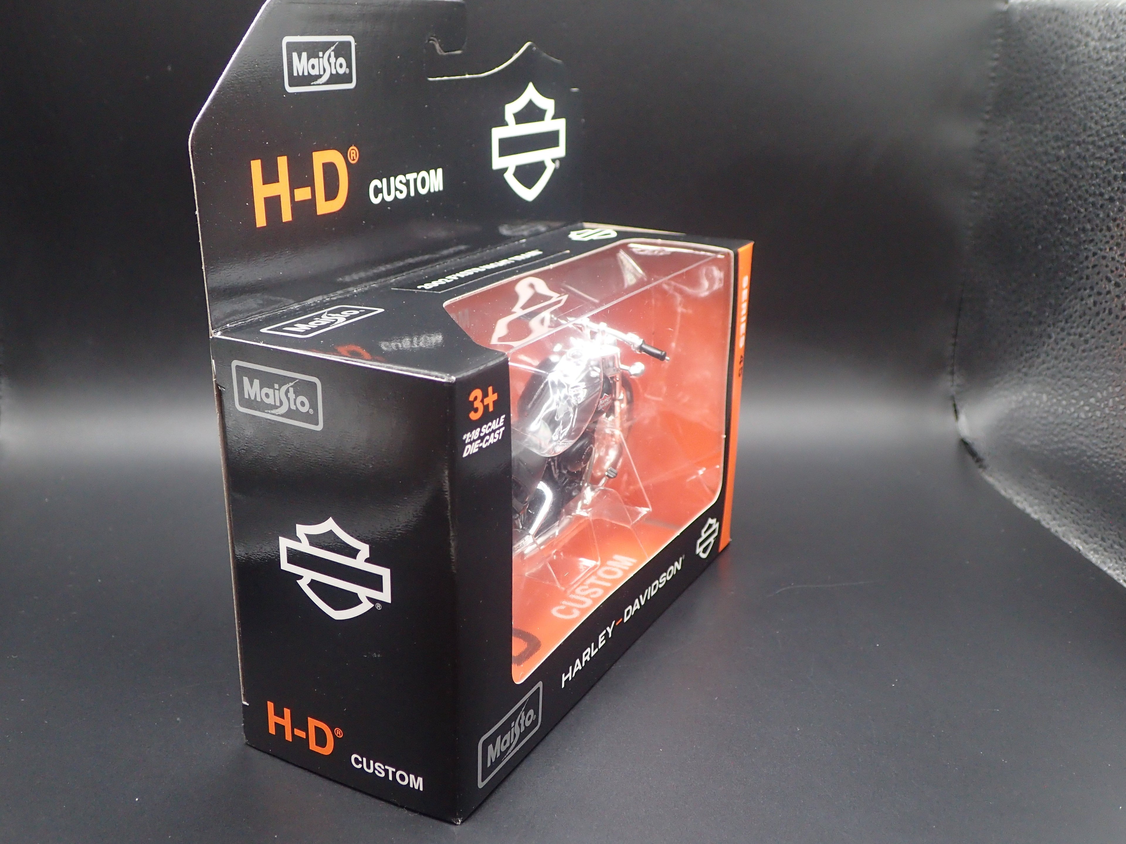 2002 02 FXSTB NIGHT TRAIN HARLEY DAVIDSON MOTORCYCLE MAISTO SERIES 45 1:18 MODEL