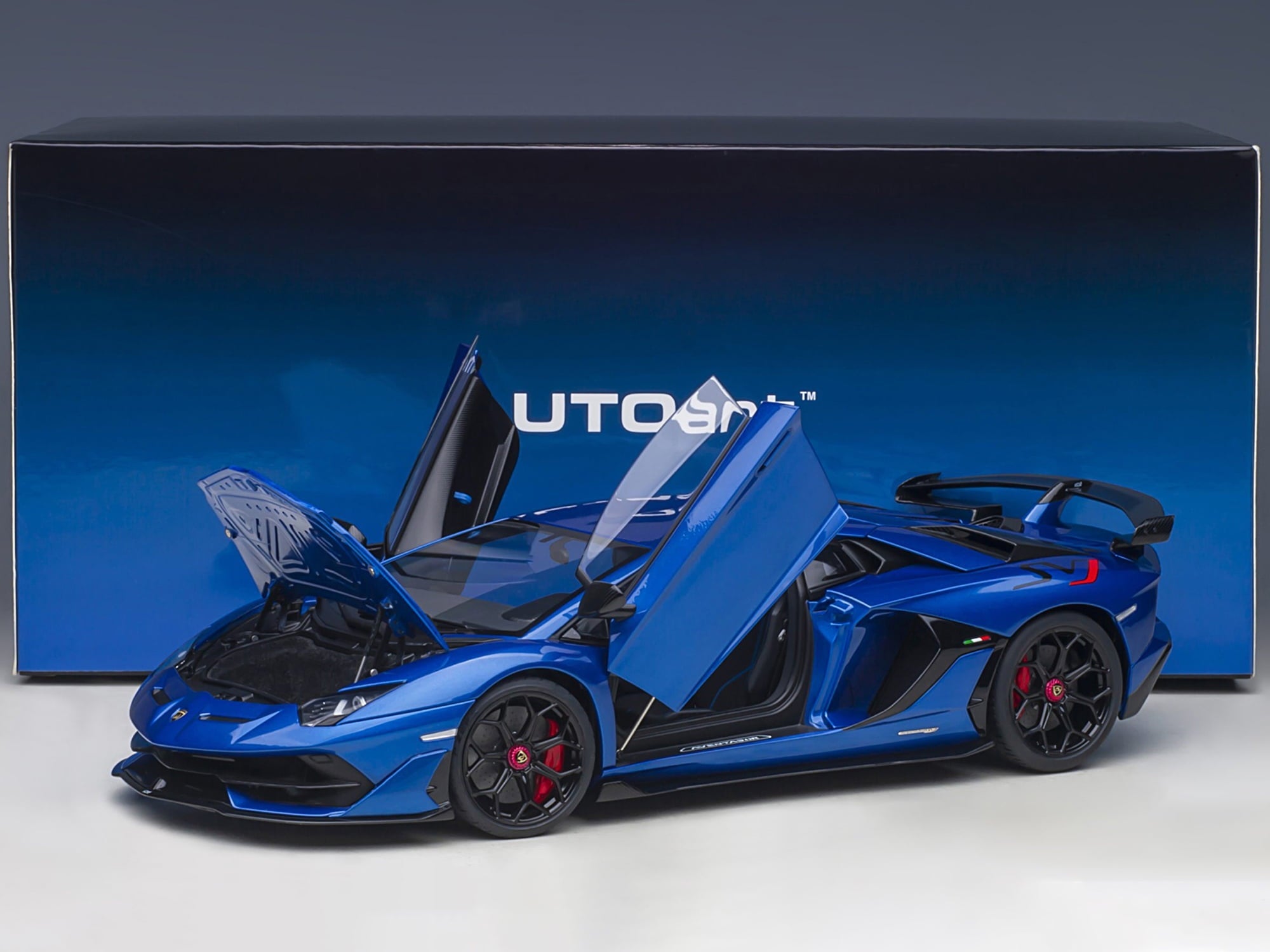 Lamborghini Aventador SVJ Blue Nethuns Metallic 1/18 Model Car by Autoart