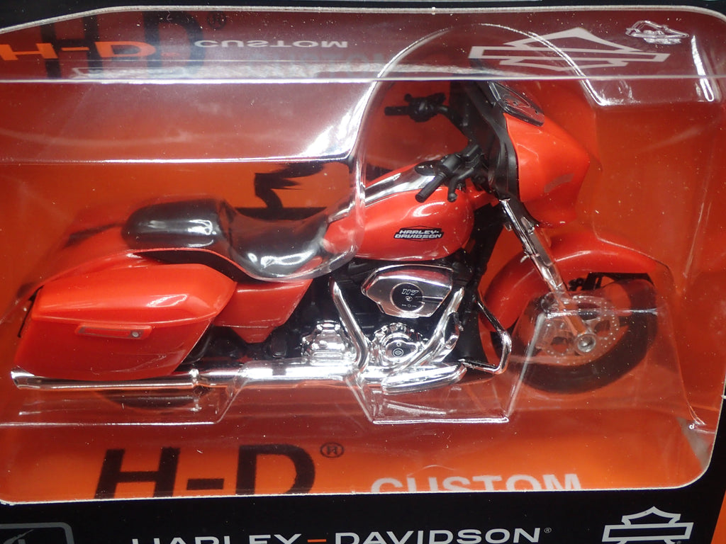 2024 HARLEY DAVIDSON STREET GLIDE MOTORCYCLE MAISTO SERIES 45 1/18 DIECAST