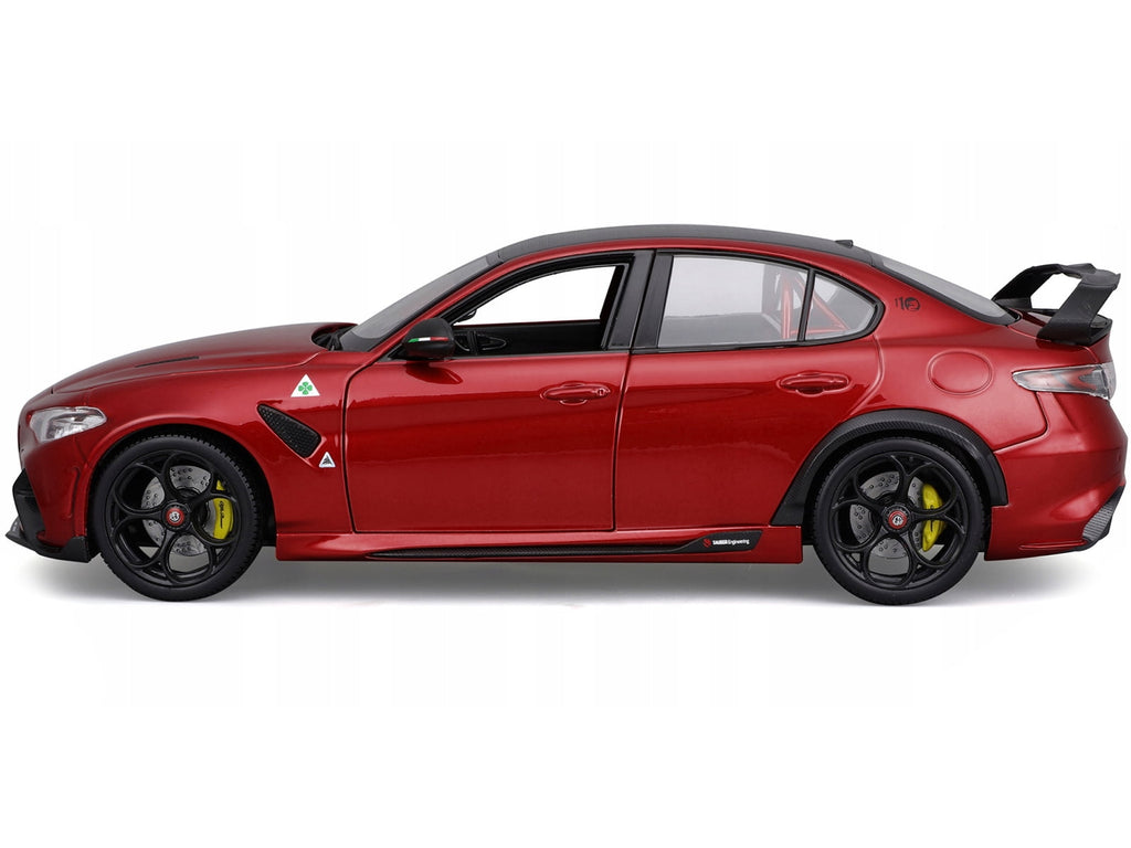 Alfa Romeo Giulia GTA Red Metallic with Carbon Top 1/18 Die Cast Model Car by Bburago