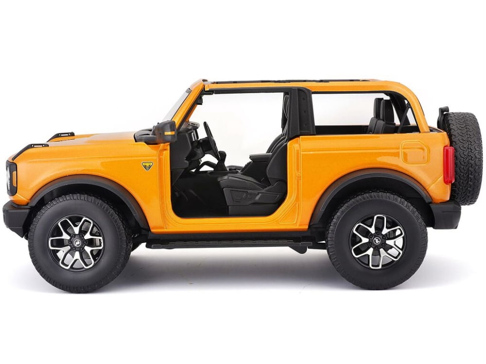 2021 Ford Bronco Badlands Orange Metallic "Special Edition" 1/18 Diecast Model Car by Maisto