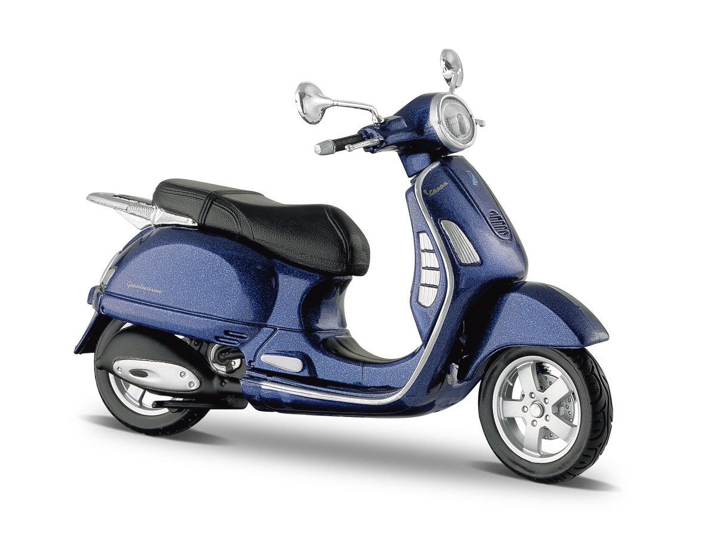 Vespa Granturismo Diecast Model 1:18 scale Metallic Blue