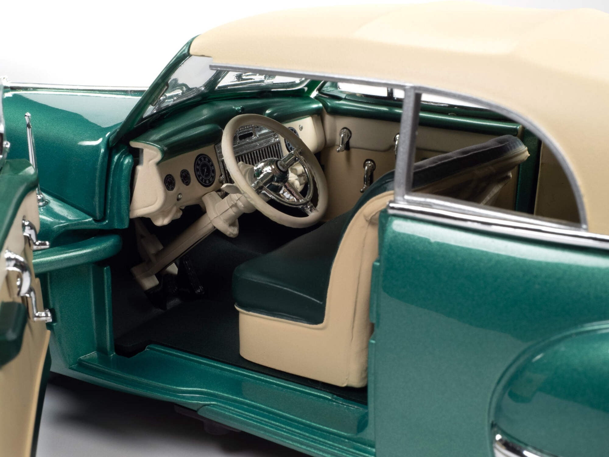 1947 Cadillac Series 62 Soft Top Ardsley Green Metallic with Tan Soft Top 1/18 Diecast Model Car by Auto World