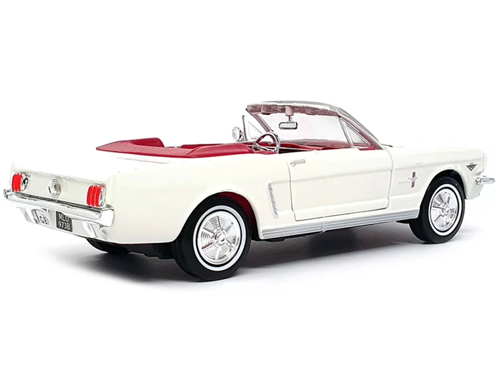 1964 1/2 Ford Mustang Convertible White w/Red Interior James Bond 007 "Goldfinger" (1964) 1/18 Diecast Model Car by Motormax
