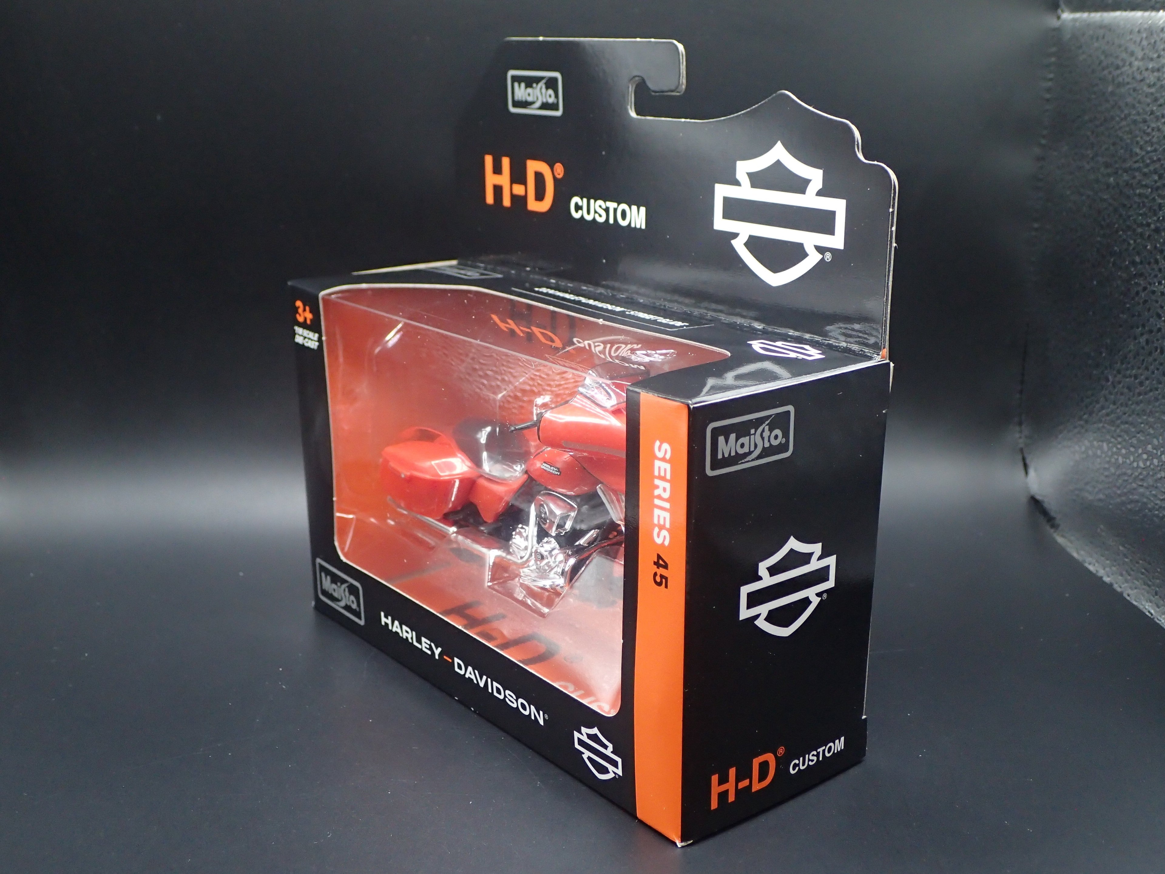 2024 HARLEY DAVIDSON STREET GLIDE MOTORCYCLE MAISTO SERIES 45 1/18 DIECAST