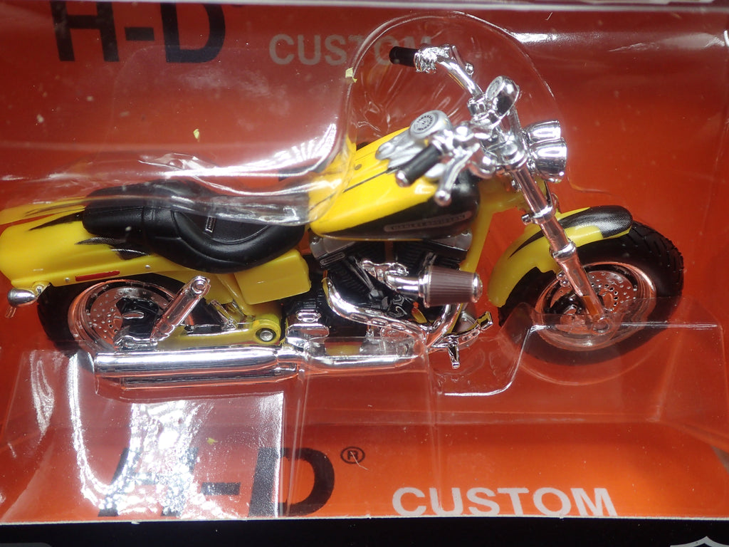2009 09 FXDFSE CVO FAT BOB HARLEY DAVIDSON MOTORCYCLE MAISTO SERIES 45 1/18 BIKE