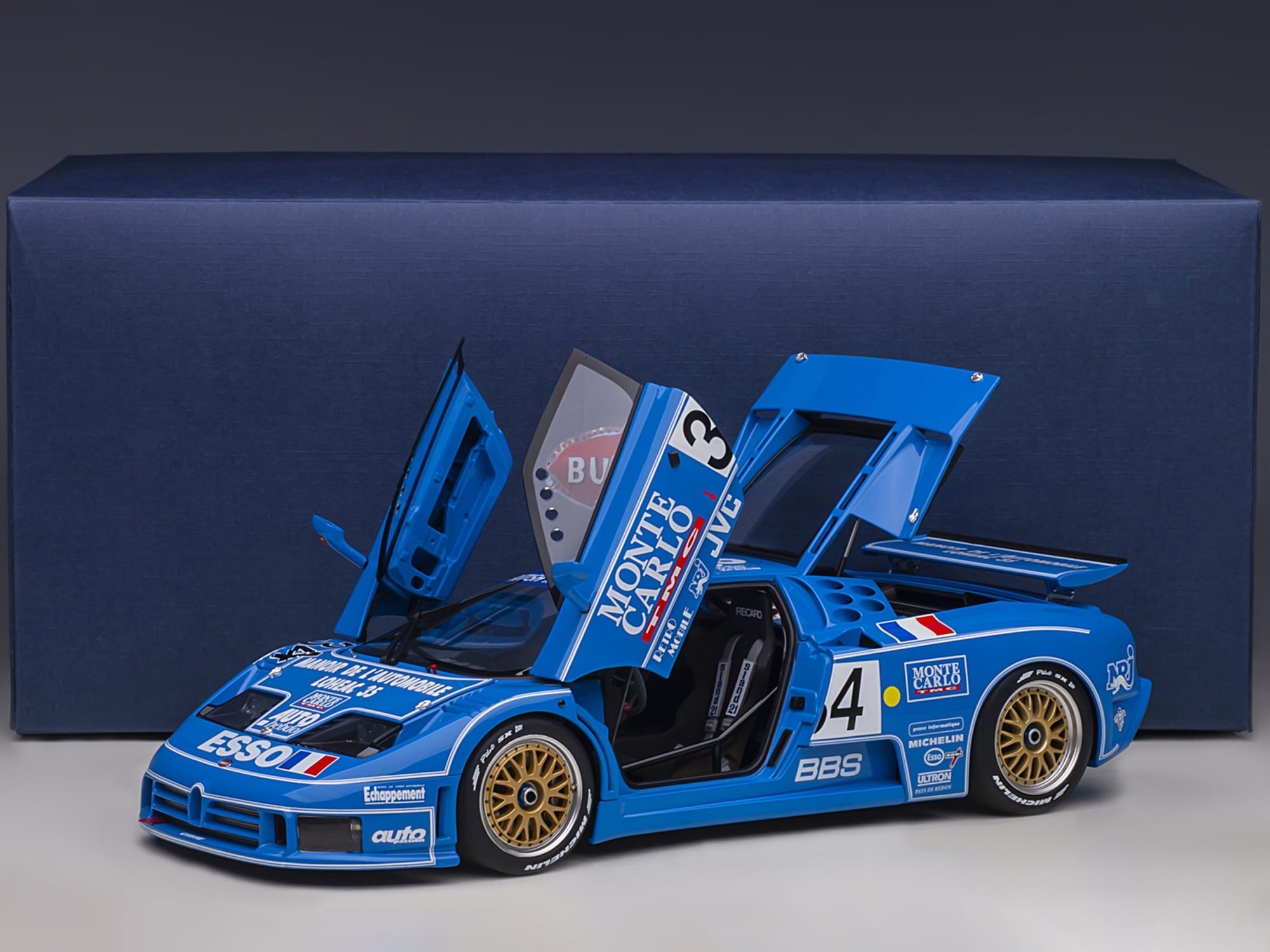 Autoart 89417 1-18 Scale Bugatti Eb110 No.34 Alain Cudini Eric Helary Jean Christophe Boullion 24 Hours of Le Mans Model Car
